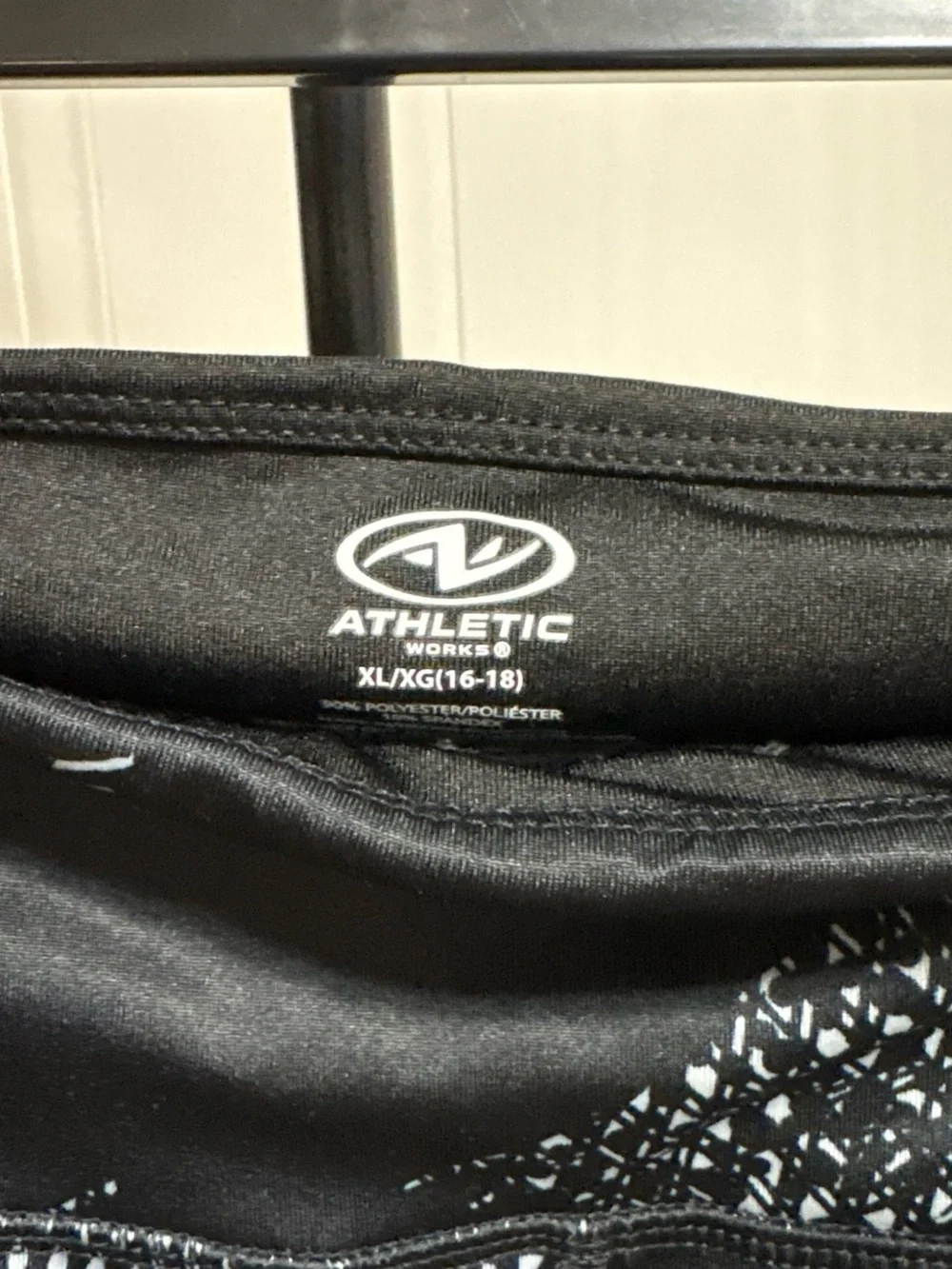Athletic Works Black & White Patterned Workout Capris
